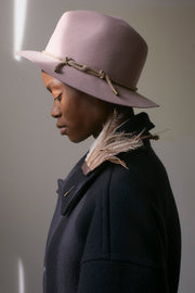 hat 1 rosequartz